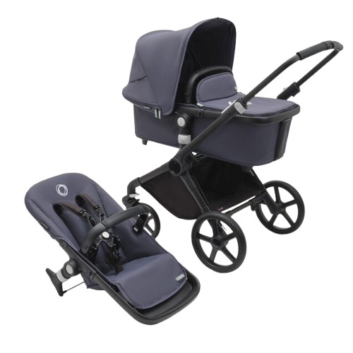 Bugaboo Fox Cub kinderwagen in Stormy Blue met zwart frame en grote wielen.