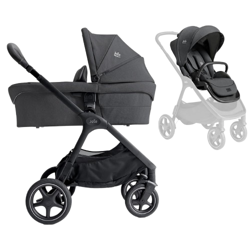 Joie Signature Finiti Ebony kinderwagen in donkere uitvoering, met zonnekap en vier wielen, gefotografeerd schuin van voren.